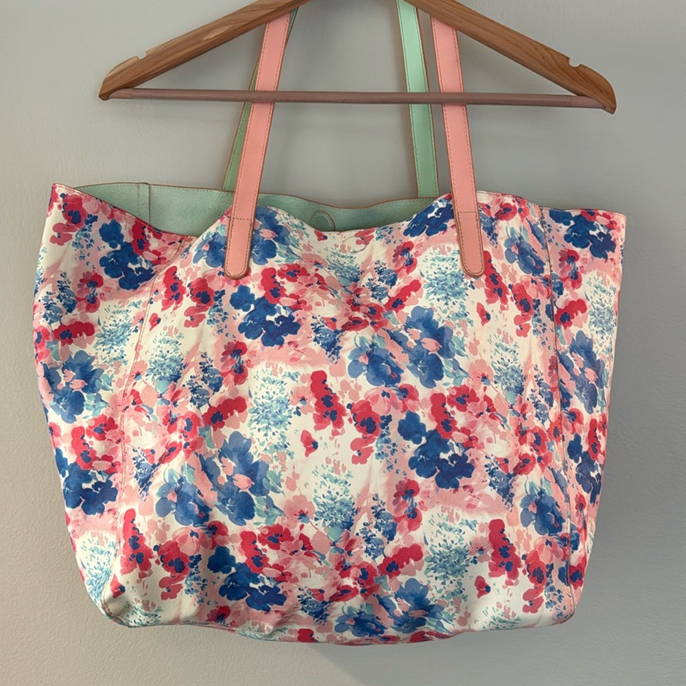 Target Floral Large Tote Faux Leather Magnetic Closure Blue Pink White